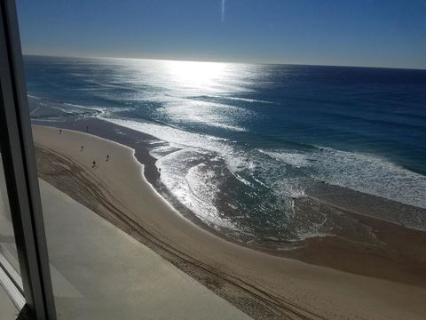 Golden Sands On The Beach - Absolute Beachfront Apartments - Food Delivery Shop 25