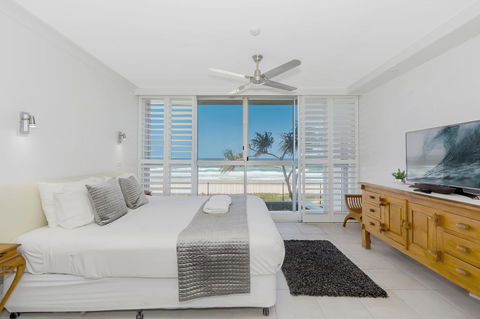 Golden Sands On The Beach - Absolute Beachfront Apartments - Food Delivery Shop 3