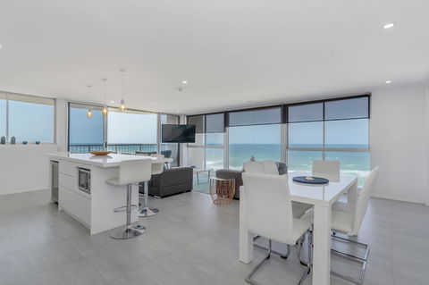 Golden Sands On The Beach - Absolute Beachfront Apartments - Food Delivery Shop 6