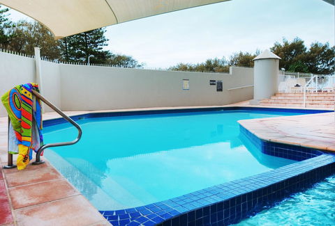 Golden Sands On The Beach - Absolute Beachfront Apartments - Food Delivery Shop 14