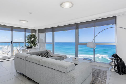 Golden Sands On The Beach - Absolute Beachfront Apartments - Food Delivery Shop 19