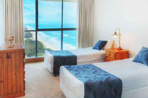 Golden Sands On The Beach - Absolute Beachfront Apartments - Food Delivery Shop 18