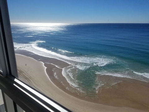 Golden Sands On The Beach - Absolute Beachfront Apartments - Food Delivery Shop 15