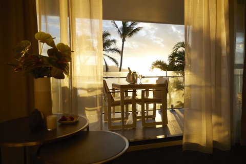 Daydream Island Resort - Food Delivery Shop 8