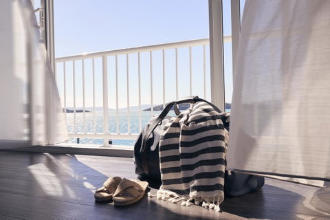 Daydream Island Resort - Food Delivery Shop 5