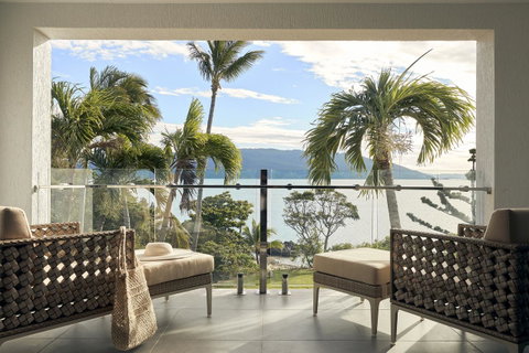 Daydream Island Resort - Food Delivery Shop 2