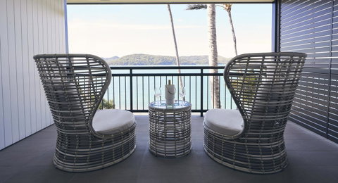 Daydream Island Resort - Food Delivery Shop 11