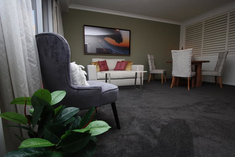 PeepSleep Chevron Towers - Food Delivery Shop 6