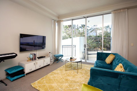 PeepSleep Chevron Towers - Food Delivery Shop 1