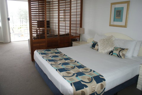 Aquarius Resort - Food Delivery Shop 9