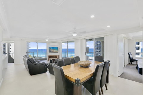 Moroccan Resort - HR Surfers Paradise - Food Delivery Shop 12