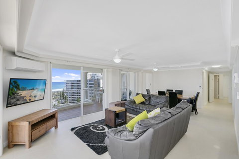 Moroccan Resort - HR Surfers Paradise - Food Delivery Shop 10