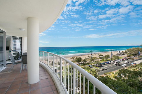 Moroccan Resort - HR Surfers Paradise - Food Delivery Shop 26
