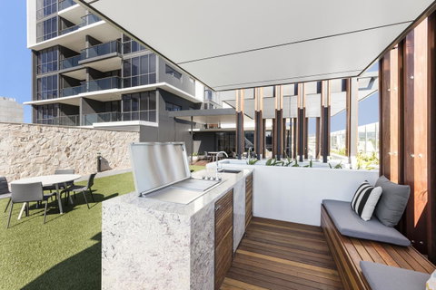 The Milton Brisbane - Food Delivery Shop 12