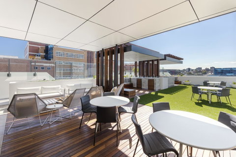 The Milton Brisbane - Food Delivery Shop 13