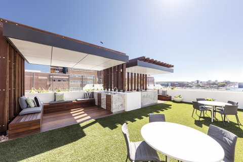 The Milton Brisbane - Food Delivery Shop 11