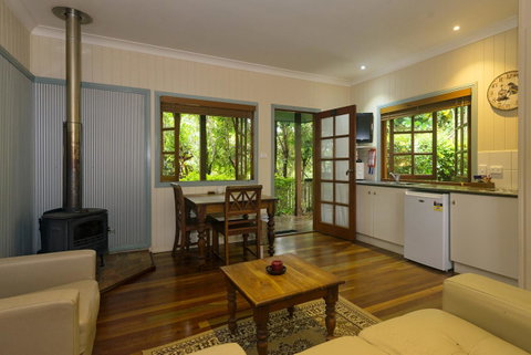 Allumbah Pocket Cottages - Food Delivery Shop 27