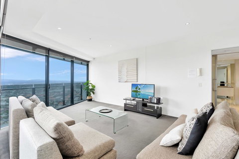 Circle On Cavill, Apartments And Sub Penthouses - We Accommodate - Food Delivery Shop 13