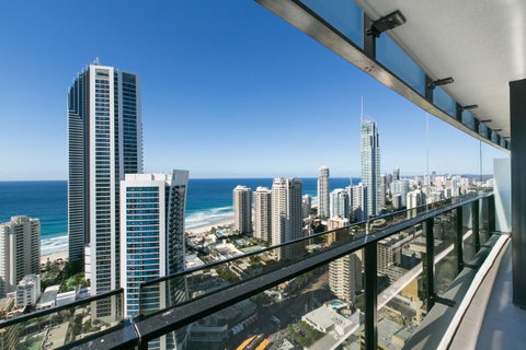 Circle On Cavill, Apartments And Sub Penthouses - We Accommodate - Food Delivery Shop 26
