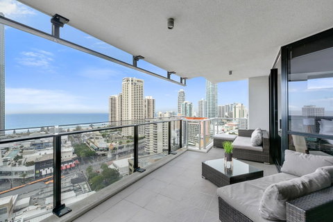 Circle On Cavill, Apartments And Sub Penthouses - We Accommodate - Food Delivery Shop 22