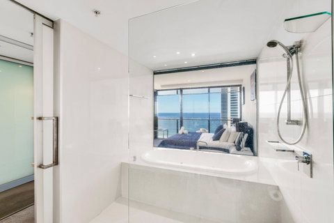 Circle On Cavill, Apartments And Sub Penthouses - We Accommodate - Food Delivery Shop 28