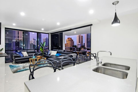 Circle On Cavill, Apartments And Sub Penthouses - We Accommodate - Food Delivery Shop 37