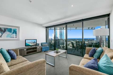 Circle On Cavill, Apartments And Sub Penthouses - We Accommodate - Food Delivery Shop 30
