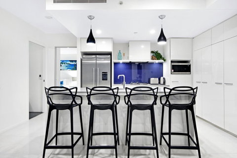Circle On Cavill, Apartments And Sub Penthouses - We Accommodate - Food Delivery Shop 40
