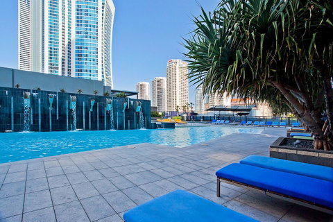 Circle On Cavill, Apartments And Sub Penthouses - We Accommodate - Food Delivery Shop 0