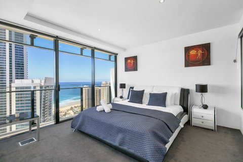 Circle On Cavill, Apartments And Sub Penthouses - We Accommodate - Food Delivery Shop 25