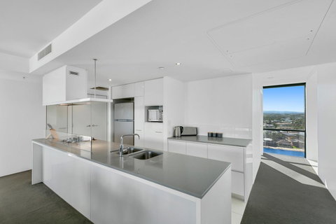 Circle On Cavill, Apartments And Sub Penthouses - We Accommodate - Food Delivery Shop 32