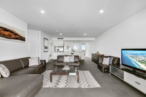 Circle On Cavill, Apartments And Sub Penthouses - We Accommodate - Food Delivery Shop 23