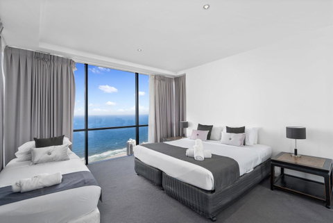 Circle On Cavill, Apartments And Sub Penthouses - We Accommodate - Food Delivery Shop 16