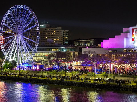 Evolution Apartments - Food Delivery Shop 16