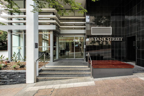 Evolution Apartments - Food Delivery Shop 2