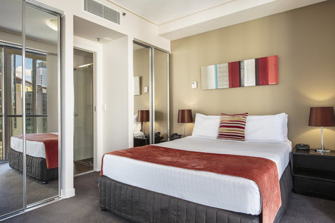 Evolution Apartments - Food Delivery Shop 14