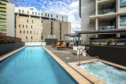 Evolution Apartments - Food Delivery Shop 3