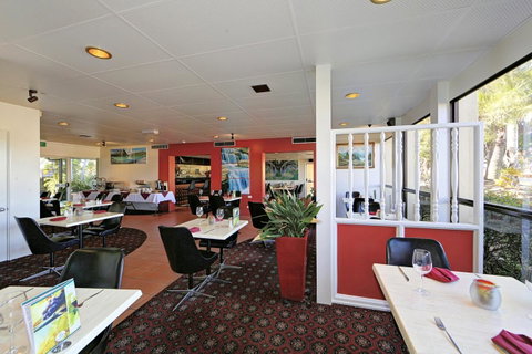 Smart Motels Bert Hinkler - Food Delivery Shop 5
