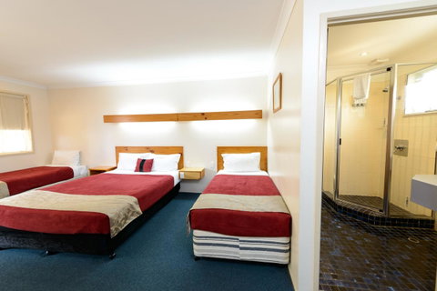 Smart Motels Bert Hinkler - Food Delivery Shop 3