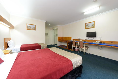 Smart Motels Bert Hinkler - Food Delivery Shop 2