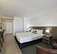 Smart Motels Bert Hinkler - Food Delivery Shop