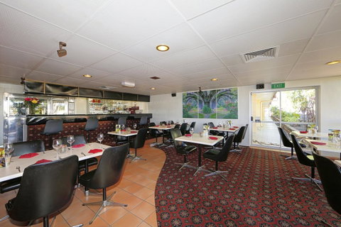 Smart Motels Bert Hinkler - Food Delivery Shop 7