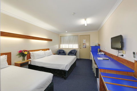 Smart Motels Bert Hinkler - Food Delivery Shop 15