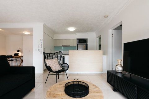 Gabba Central Apartments - Food Delivery Shop 29