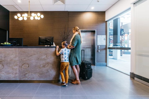 Gabba Central Apartments - Food Delivery Shop 5