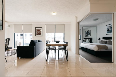 Gabba Central Apartments - Food Delivery Shop 32