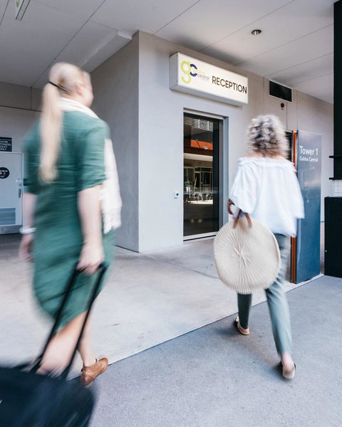 Gabba Central Apartments - Food Delivery Shop 8