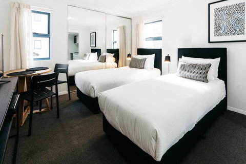 Gabba Central Apartments - Food Delivery Shop 26