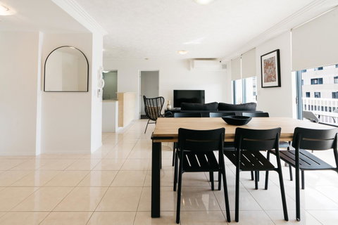 Gabba Central Apartments - Food Delivery Shop 33