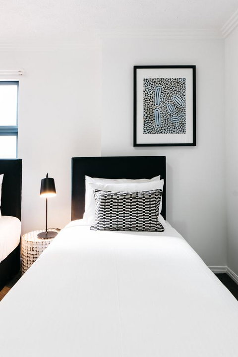 Gabba Central Apartments - Food Delivery Shop 22